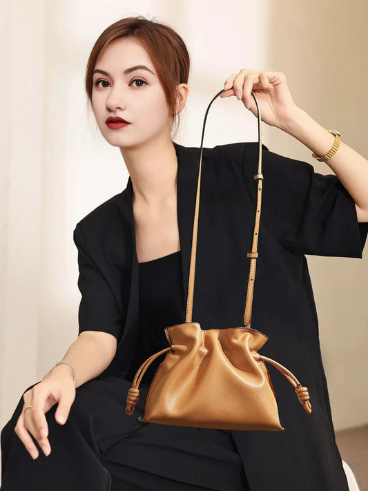 bucket-shaped shoulder bag